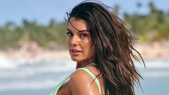 Victoria Vesce was photographed by Yu Tsai in the Dominican Republic.